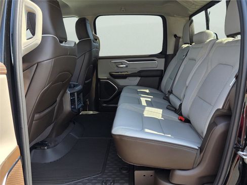 New 2026 RAM 1500 Laramie AWD/4WD image 32