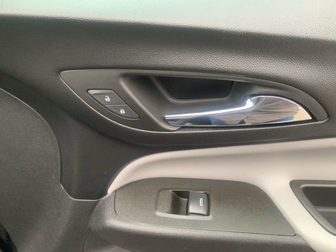 Used 2023 Chevrolet Equinox LT image 28