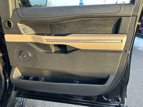 Used 2024 Ford Expedition Max Limited image 19