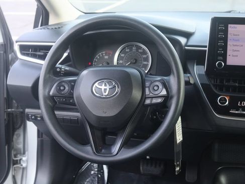 Used 2020 Toyota Corolla LE FWD image 7