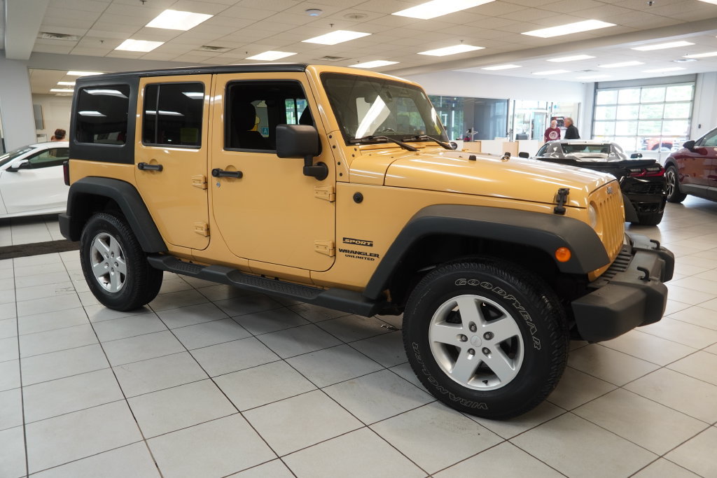Used 2014 Jeep Wrangler Unlimited Sport w/ Quick Order Package 24S AWD/4WD image 13