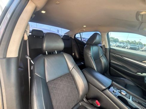 Used 2017 Nissan Maxima SR FWD image 17