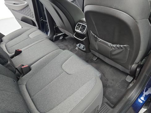 Used 2020 Hyundai Santa Fe SE image 11