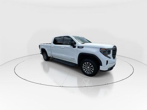 Used 2022 GMC Sierra 1500 AT4 w/ Technology Package AWD/4WD image 2