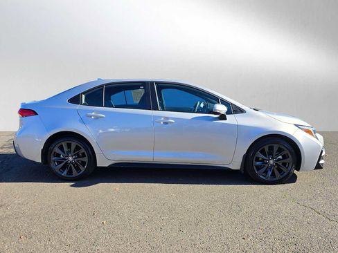 Used 2026 Toyota Corolla SE image 2