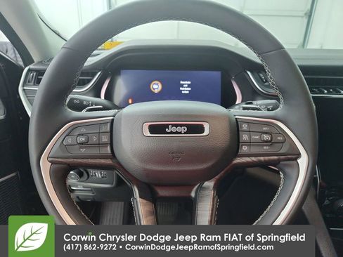 Certified 2023 Jeep Grand Cherokee Limited w/ Black Appearance Package image 22