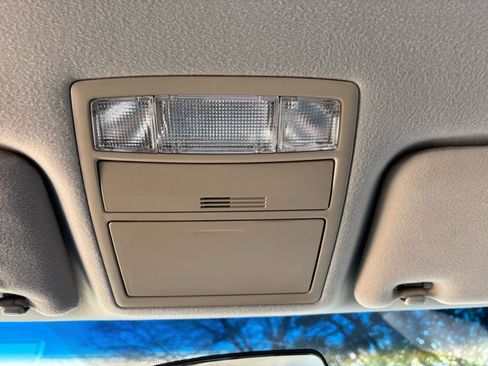 Used 2010 Toyota Camry LE image 28