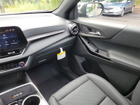 New 2026 Chevrolet Equinox LT w/ Convenience Package II image 15