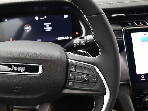 New 2025 Jeep Grand Cherokee L Limited w/ Black Appearance Package image 23