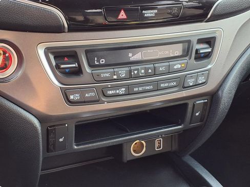 Used 2021 Honda Pilot EX image 14