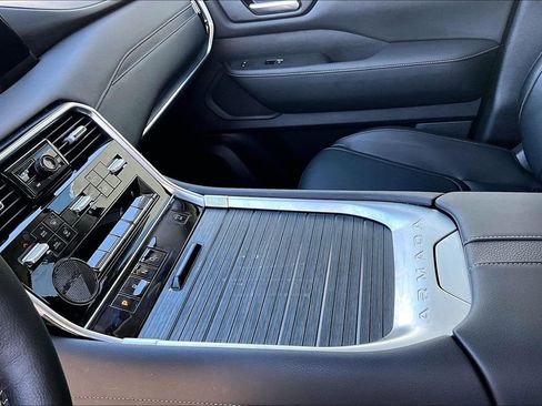 Used 2025 Nissan Armada SV image 18