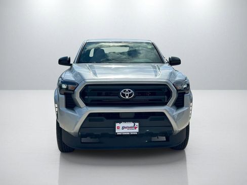Certified 2025 Toyota Tacoma SR RWD image 2