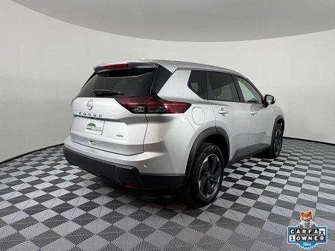 Used 2025 Nissan Rogue SV AWD/4WD image 8