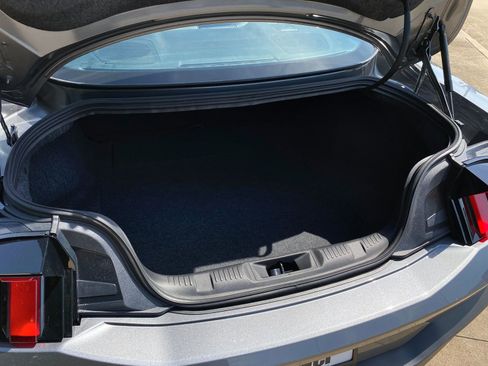 Used 2025 Ford Mustang Coupe RWD image 9