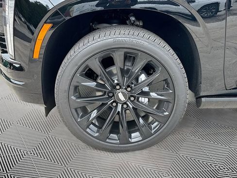 New 2026 Cadillac Escalade Platinum Sport w/ LPO, ONYX Package AWD/4WD image 10