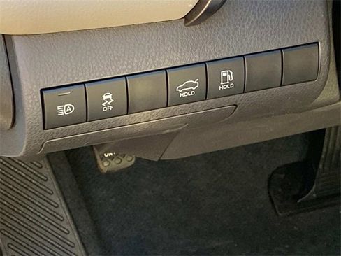 Used 2023 Toyota Camry SE image 15