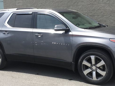 Used 2018 Chevrolet Traverse LT AWD/4WD image 3