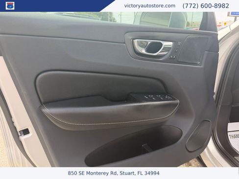 Used 2019 Volvo XC60 T5 R-Design image 10