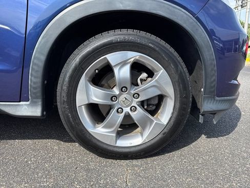 Used 2017 Honda HR-V EX image 11