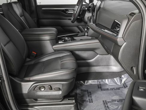 Used 2025 Chevrolet Tahoe RST w/ Comfort Package AWD/4WD image 49