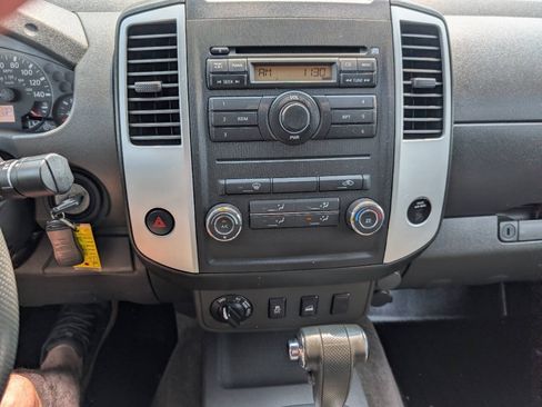 Used 2012 Nissan Frontier SV AWD/4WD image 15