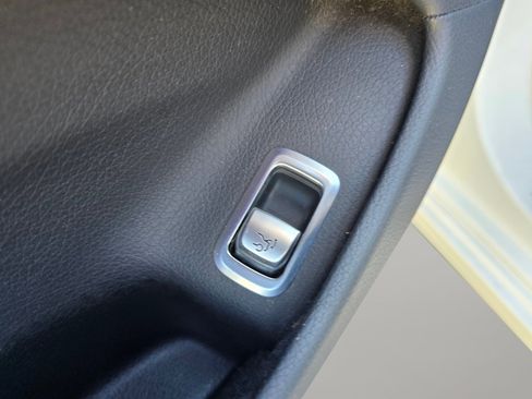 Used 2015 Mercedes-Benz S 550 4MATIC Sedan image 36