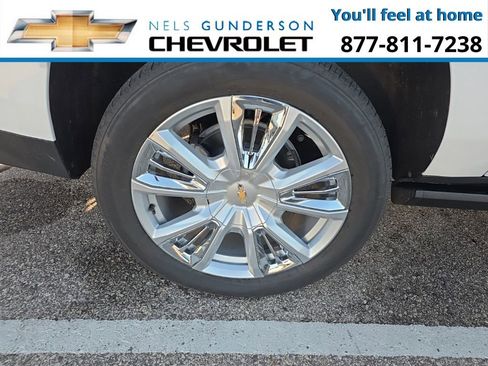 Certified 2024 Chevrolet Suburban High Country w/ Advanced Technology Package image 9