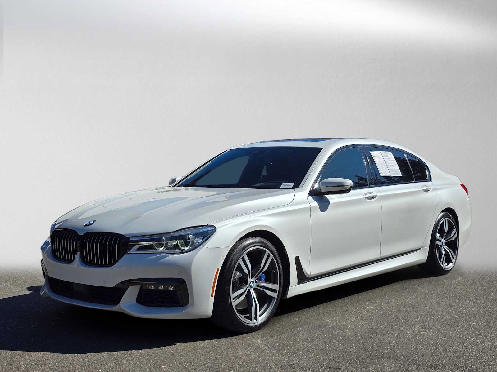 Used 2018 BMW 750i RWD image 7
