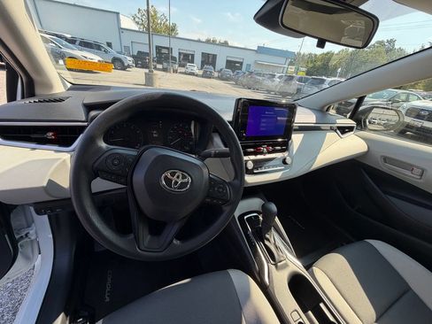 Used 2024 Toyota Corolla LE FWD image 16