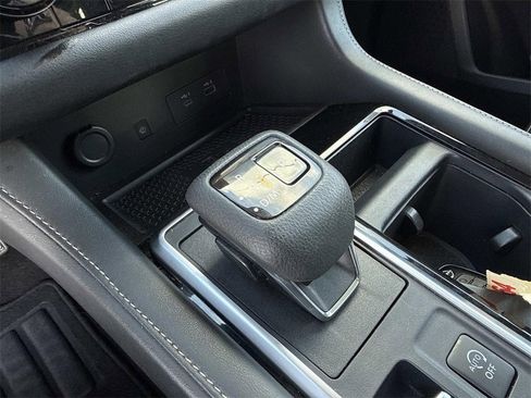 Used 2023 Nissan Pathfinder SL image 24