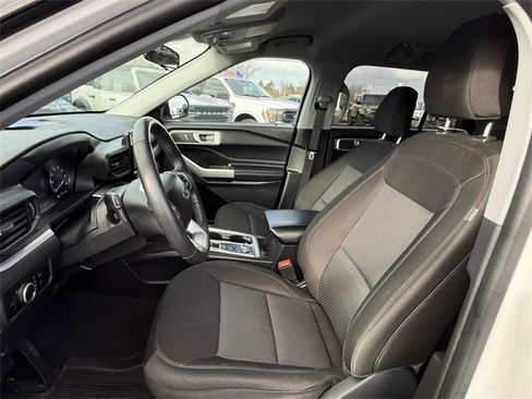 Certified 2023 Ford Explorer XLT image 6