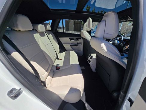 Used 2026 Mercedes-Benz GLC 300 4MATIC image 12