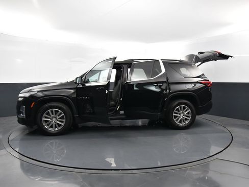 Used 2022 Chevrolet Traverse LT image 35