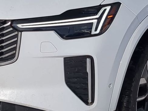 Used 2025 Volvo XC90 T8 Ultra w/ Protection Package Premier image 11