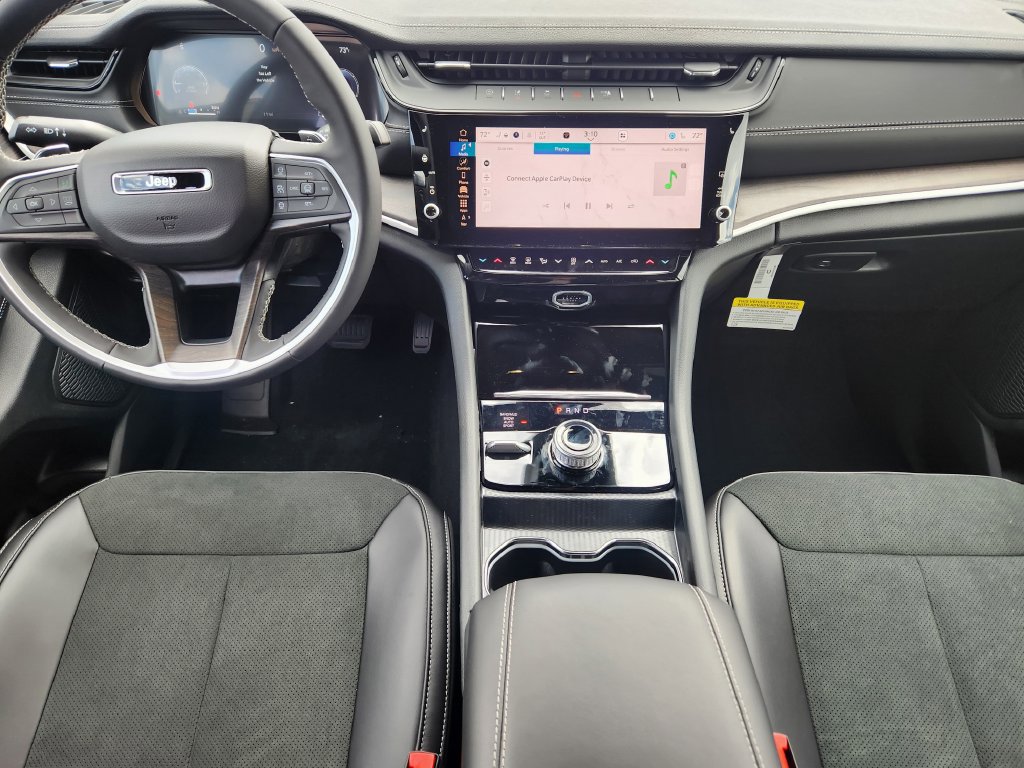 New 2026 Jeep Grand Cherokee Altitude AWD/4WD image 11