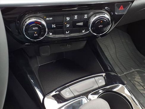 New 2026 Chevrolet Trax LT w/ LT Convenience Package image 19