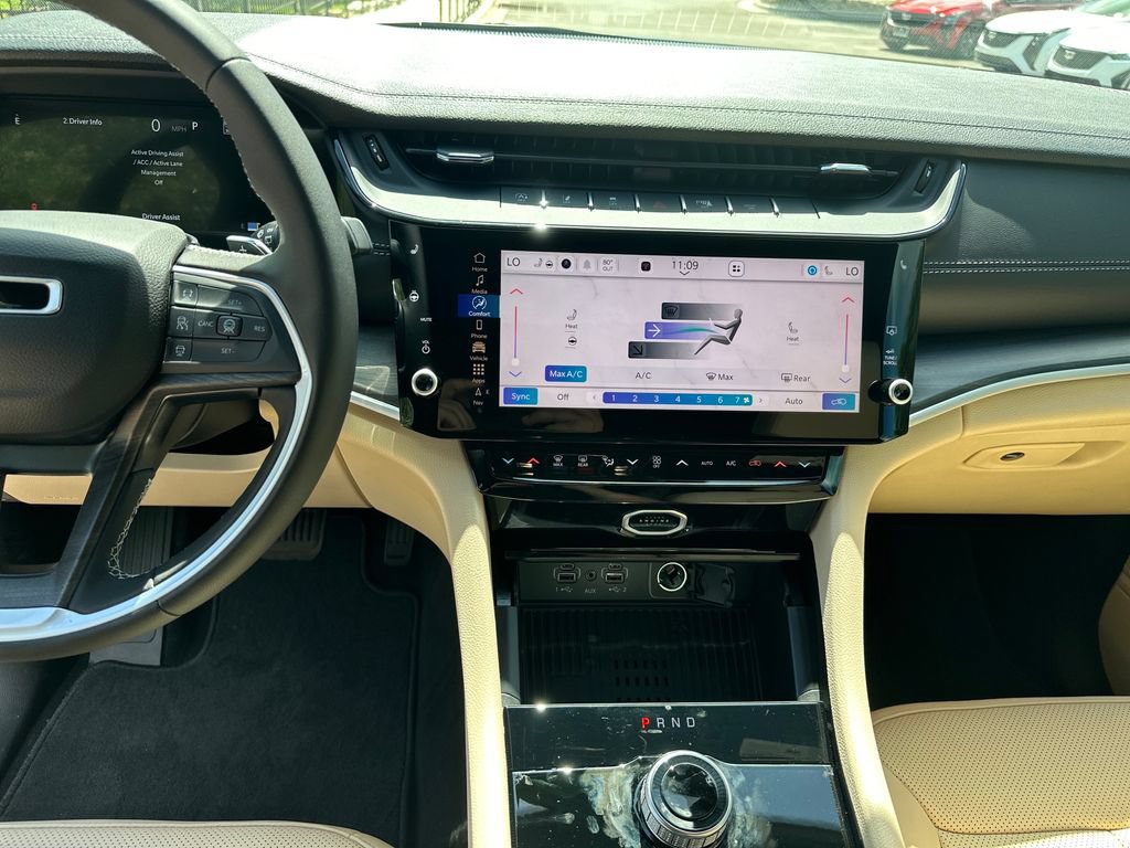 New 2026 Jeep Grand Cherokee Limited w/ Luxury Tech Group II RWD image 25