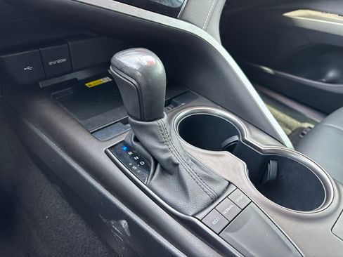 Used 2023 Toyota Camry SE w/ Cold Weather Package image 7