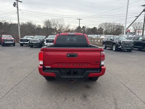 Used 2021 Toyota Tacoma TRD Sport image 6