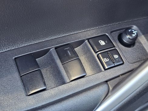 Used 2024 Toyota Corolla Cross AWD Hybrid image 24