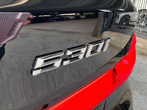 Certified 2023 BMW 530i xDrive w/ Premium Package image 9