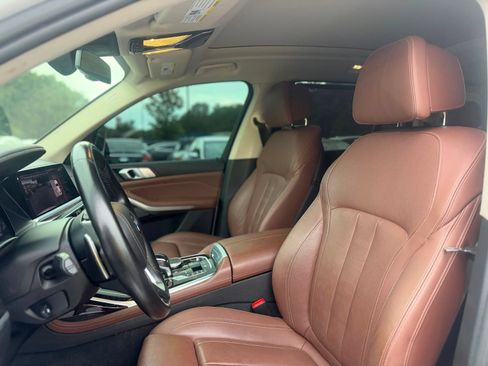 Used 2019 BMW X7 xDrive50i w/ Premium Package AWD/4WD image 14