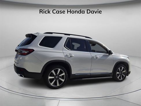 Used 2024 Honda Pilot Elite image 7