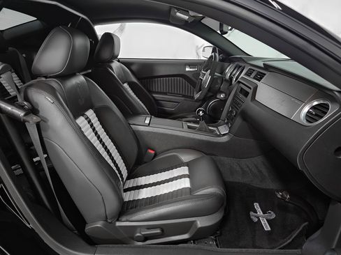 Used 2012 Ford Mustang Shelby GT500 image 2