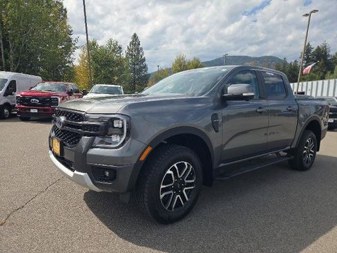 Certified 2025 Ford Ranger Lariat w/ Advanced Towing Package AWD/4WD image 4