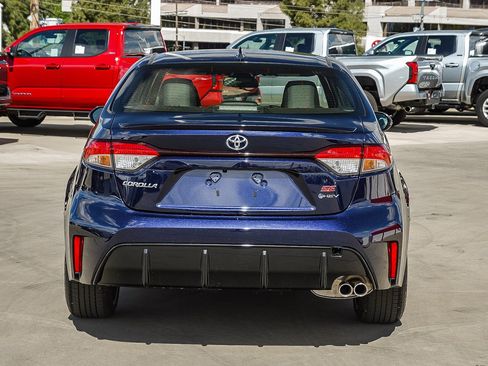 Used 2026 Toyota Corolla SE w/ SE Premium Package FWD image 6