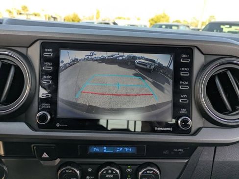 Used 2022 Toyota Tacoma TRD Sport w/ Technology Package image 13