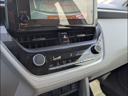 Used 2025 Toyota Corolla Cross L FWD image 14