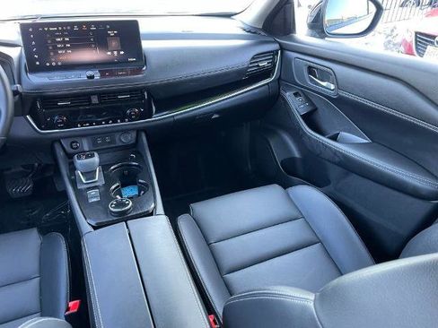 Certified 2025 Nissan Rogue SL image 11