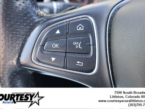 Used 2018 Mercedes-Benz GLC 300 4MATIC image 11